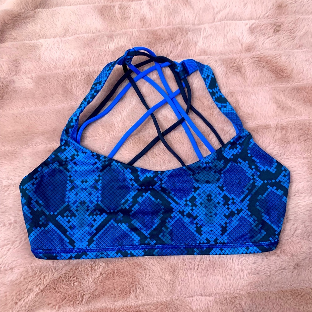 Lululemon free to be sports bra